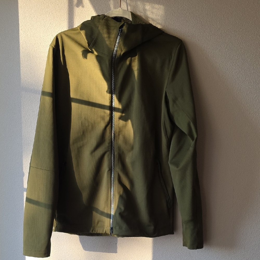 Lululemon athletica Forest Green Winterbraker Waterproof.